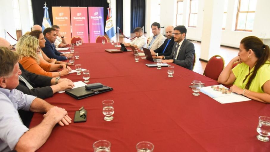 Pullaro se reunió con la Mesa de Enlace provincial