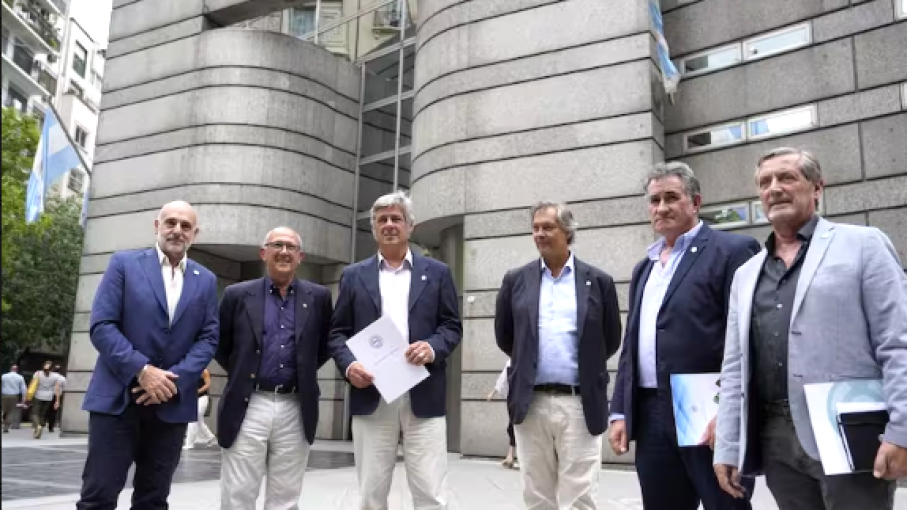 El Campo Argentino y el gobierno dialogan para mejorar la comercialización internacional y revisar las retenciones