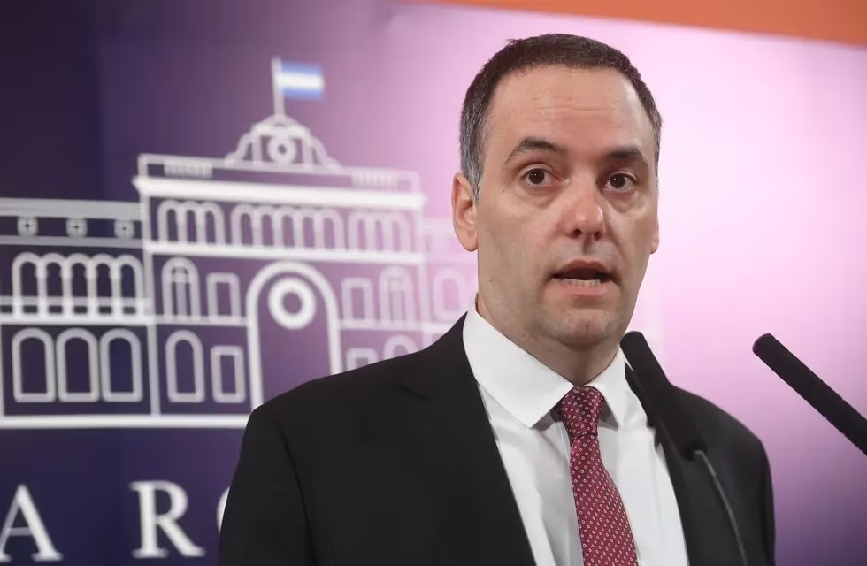 Polémica por declaraciones del vocero presidencial sobre el estado de las rutas nacionales