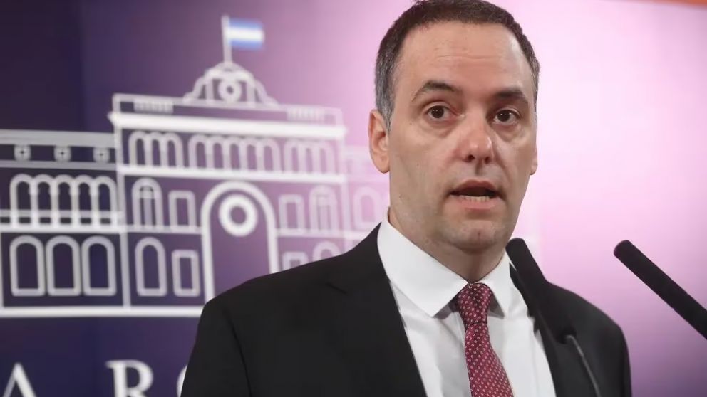 Adorni anunci la modificacin de la dosis de la vacuna aftosa para el ganado bovino