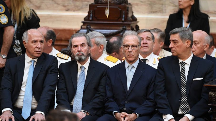 La corte suprema rechaza dos planteos del DNU de Milei