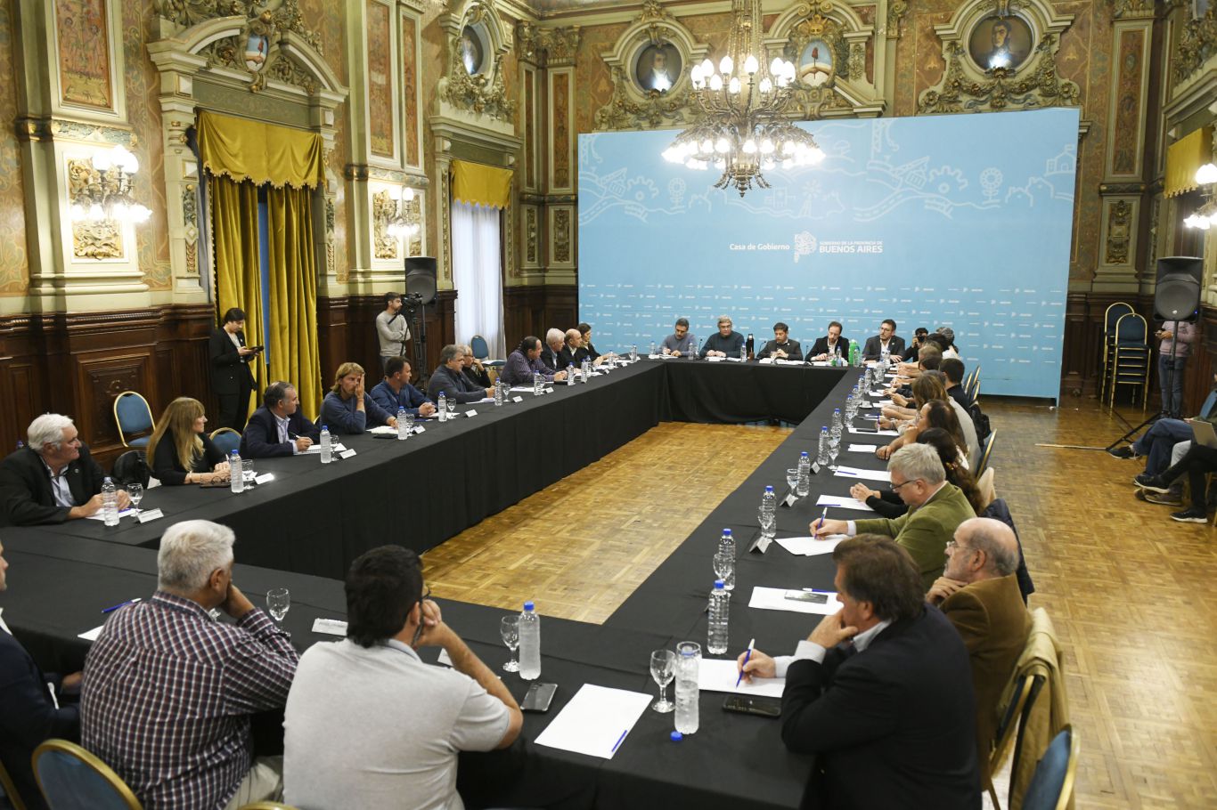 Kicillof recibió a representantes de la Mesa Agropecuaria