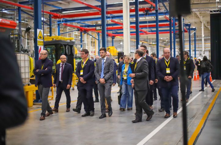Pla by John Deere inaugura expansión de planta en Las Rosas y refuerza su compromiso con la agricultura Argentina
