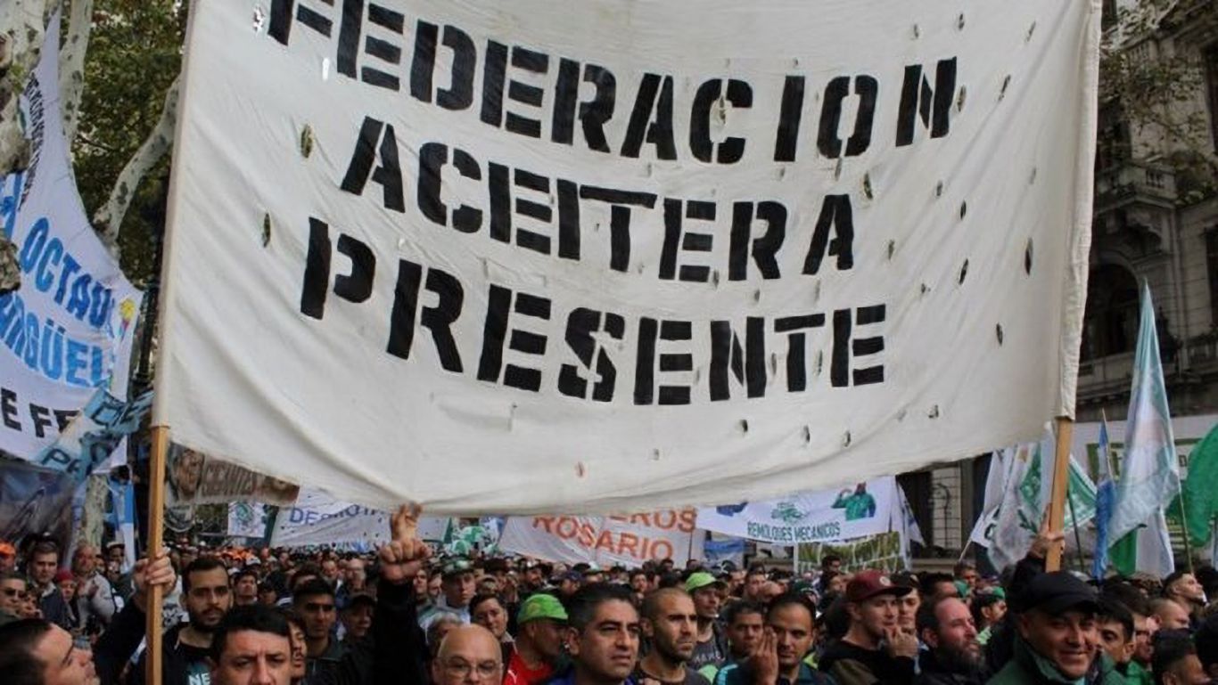 Aceiteros amenazan con un paro nacional por falta de avances en la paritaria