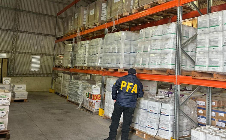 Falsificación de agroquímicos: Alerta por el enorme secuestro de 1.530 bidones y cierre de fábrica clandestina en Córdoba