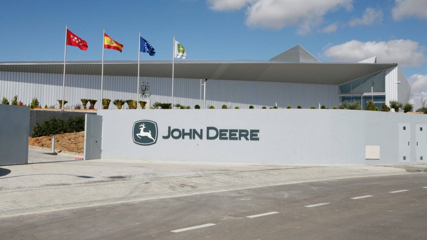 Deere & Co. Anuncia nuevos despidos y Cargill enfrenta huelga en Canadá