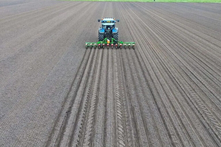 Interferencia Rusa en GPS afecta la agricultura en la frontera oriental de Finlandia