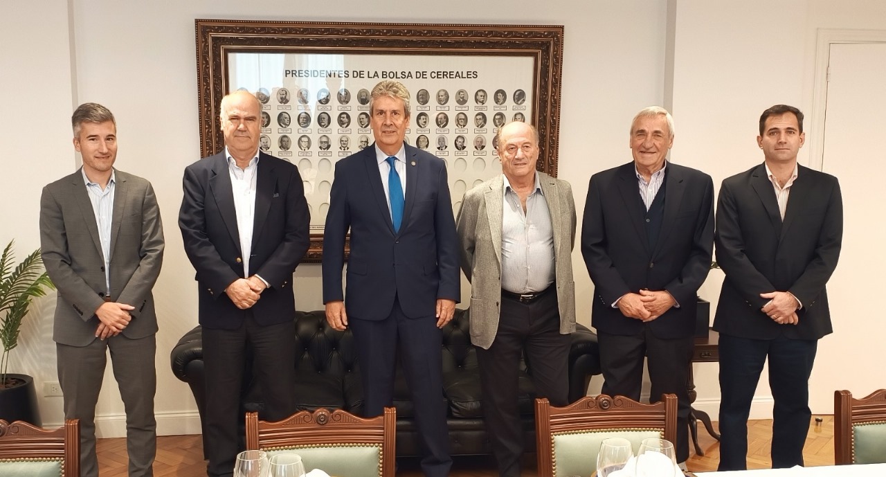 El Secretario de Agricultura visitó la Bolsa de Cereales