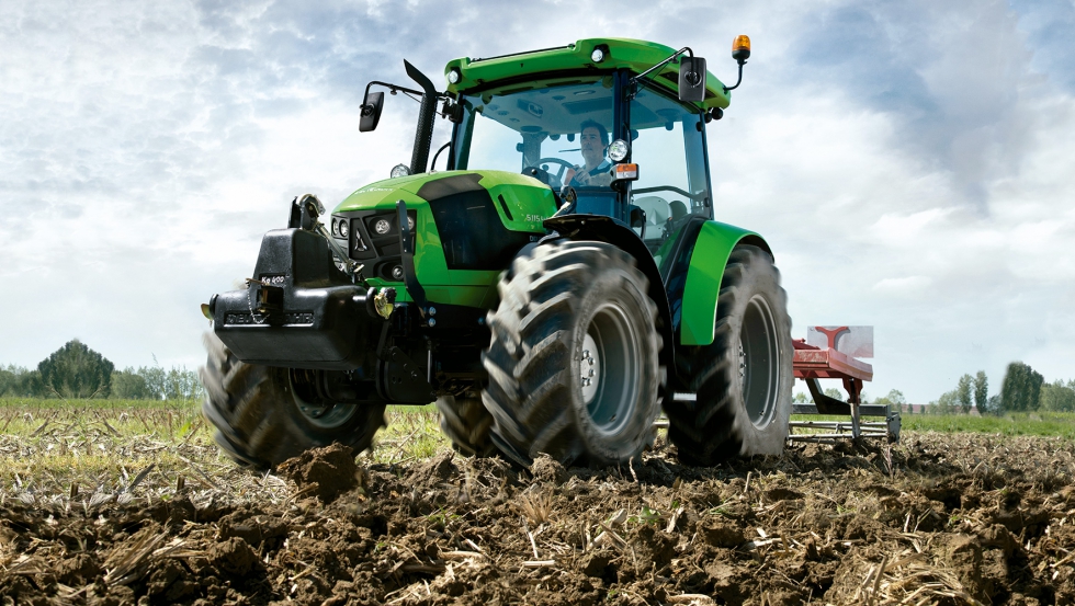 Caen las ventas de tractores, pero el mercado de maquinaria agrícola muestra signos de recuperación en agosto