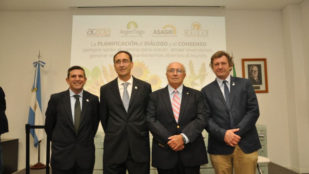 Las cadenas agrcolas reclaman la eliminacin de retenciones para potenciar la competitividad del agro argentino