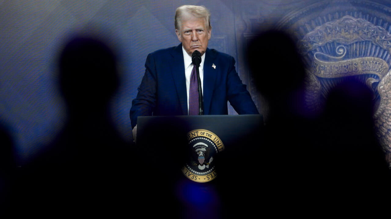 Trump amenaza con nuevos aranceles y denuncia prácticas comerciales desleales en Davos