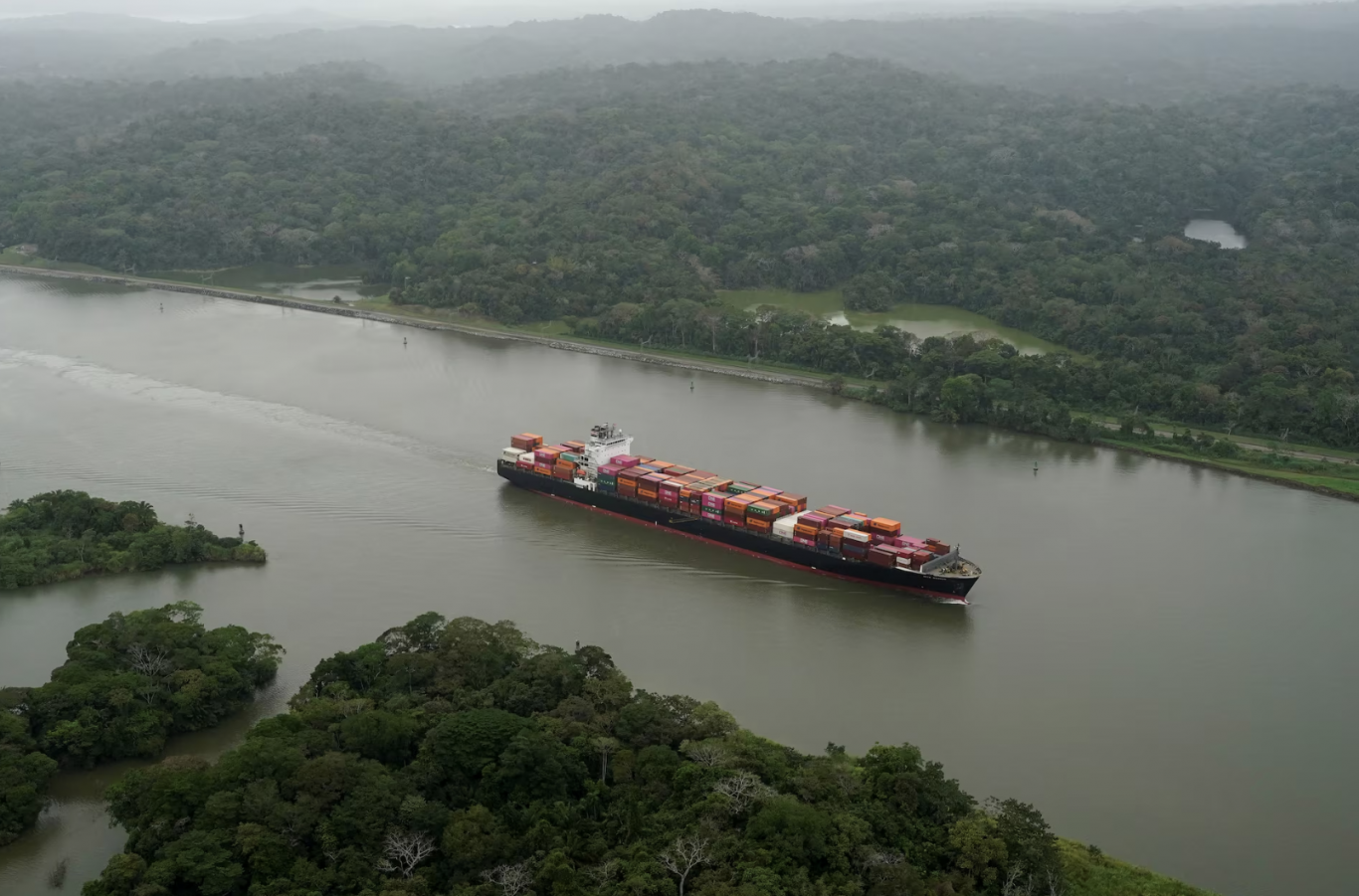 Canal de Panamá desmiente afirmaciones de EE.UU. sobre derechos preferenciales de cruce