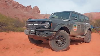 Los SUV más lujosos y los extremos como el Ford Bronco V6 todavía pagan el 18% de impuestos internos y el 35% de arancel de importación. Su precio podría bajar un 30%