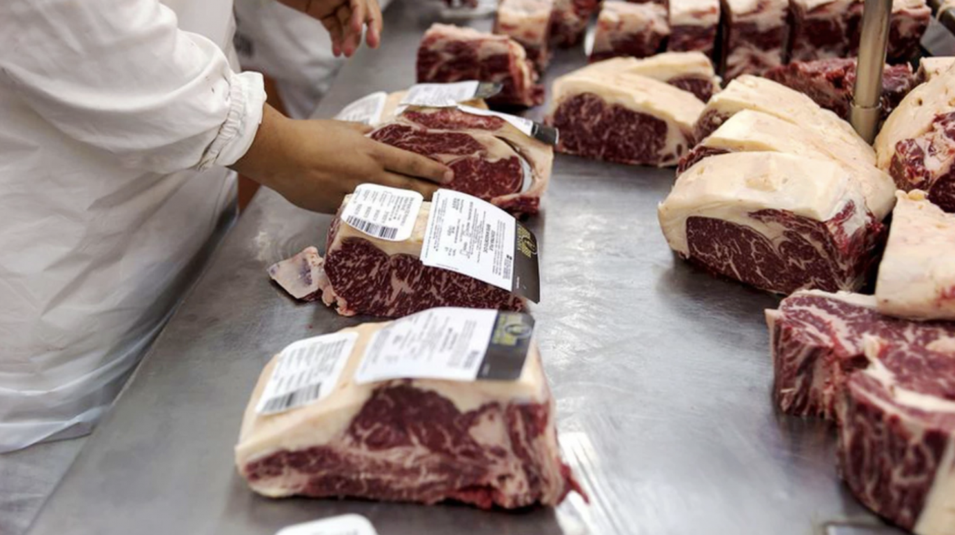 Exportación de carne vacuna en enero cae un 29%, pero los precios suben
