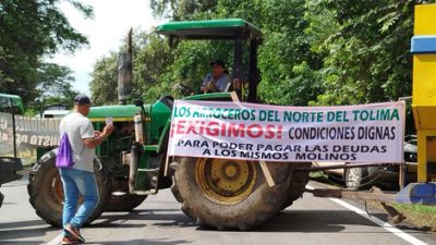 Sin acuerdo: el paro arrocero en Colombia continúa y crece la tensión en las rutas