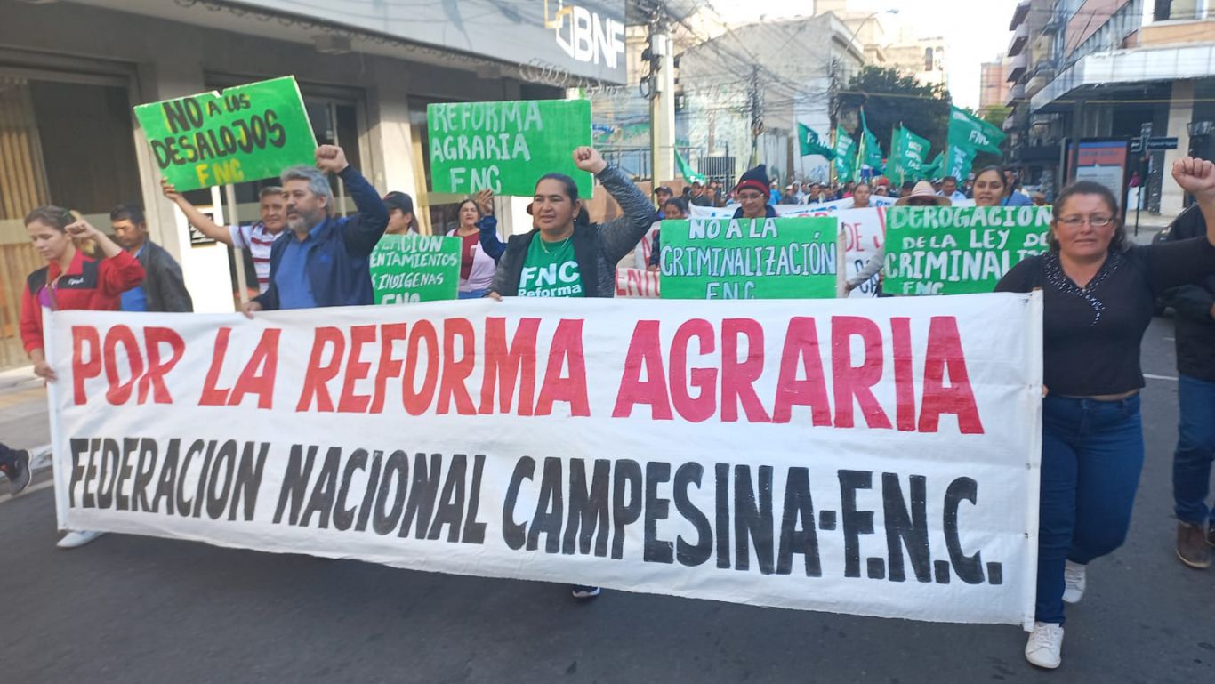 Campesinos marchan en Asunción por tierra, producción y justicia: nueva movilización por la Reforma Agraria