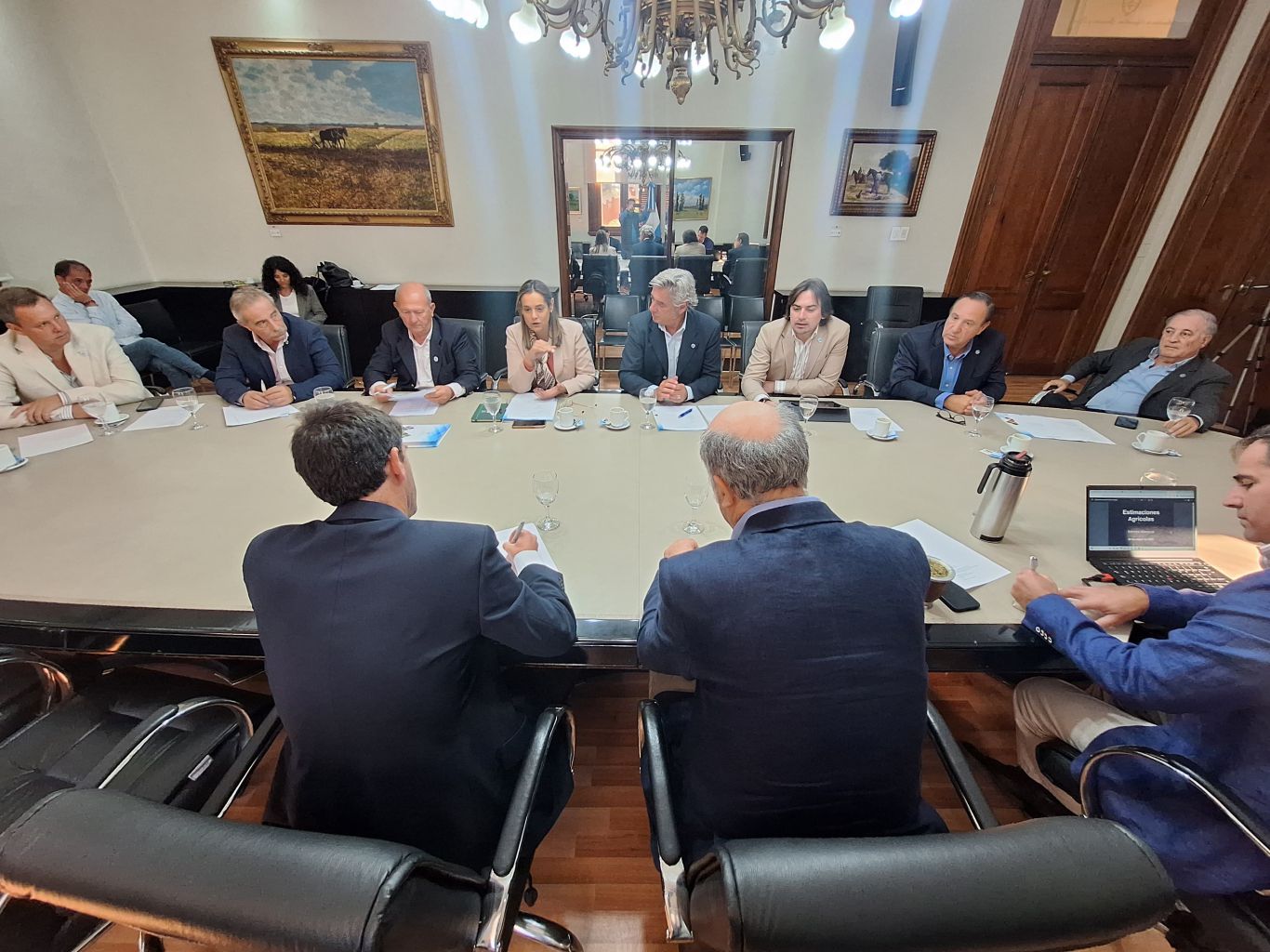El campo presiona por definiciones antes de la campaña de trigo