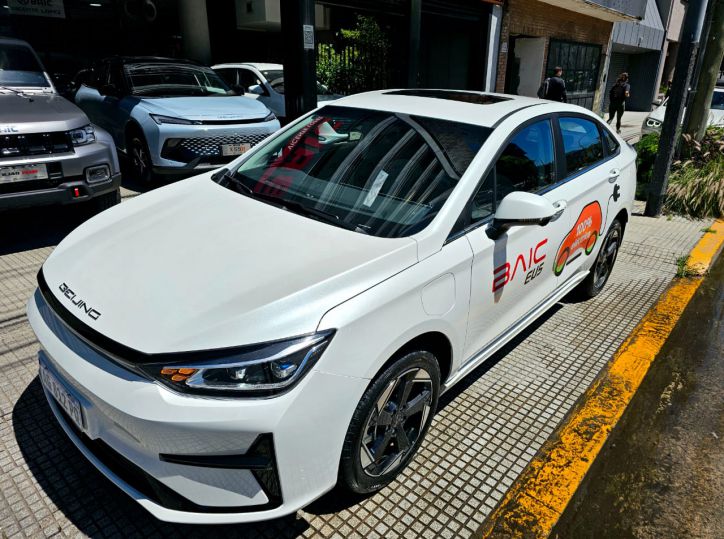 Llegan más autos verdes: más de 33.000 híbridos y eléctricos ingresarán a Argentina sin aranceles