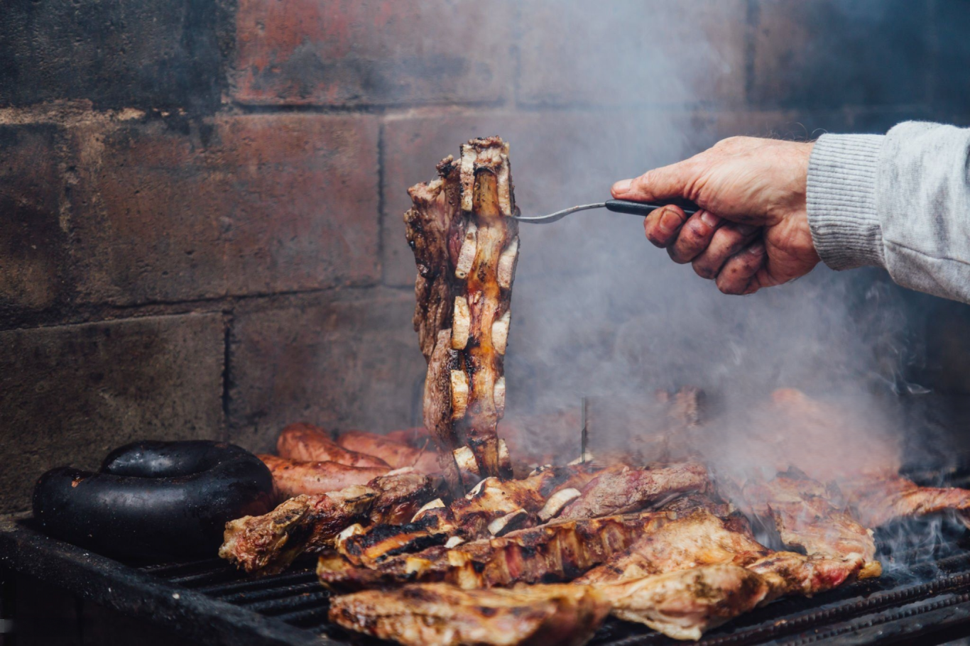 Bajó el dólar, pero el asado cuesta más caro