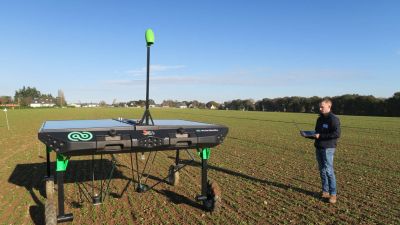 El futuro llegó al campo: desmalezadoras robóticas, la nueva revolución del agro