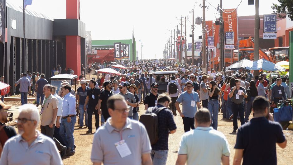 Agrishow 2025 rompe récord histórico con R$ 14,6 mil millones en negocios y protagonismo de la IA