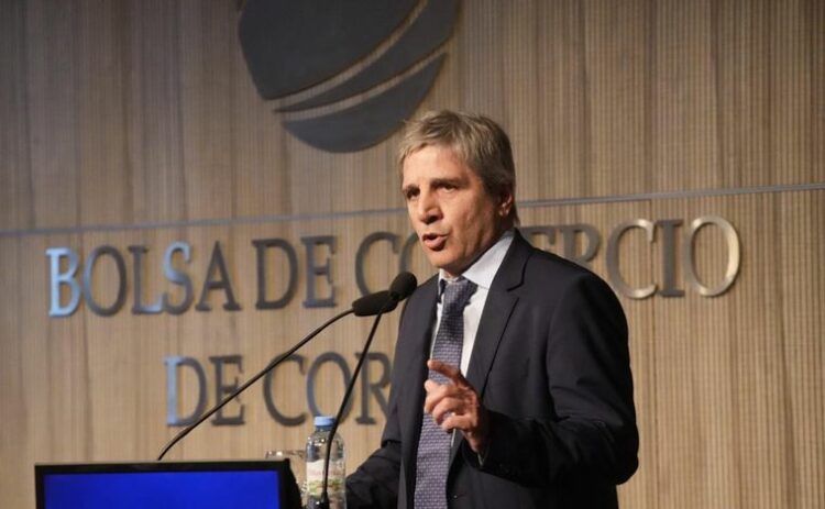 Caputo pidió "paciencia" al campo por la baja de retenciones: "No se pueden resolver 20 años de manejo en uno"