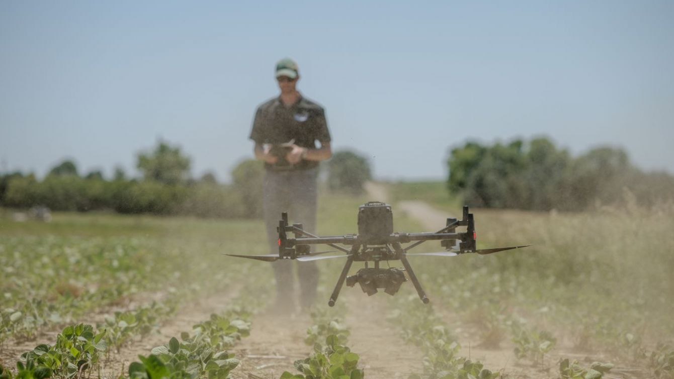 John Deere suma tecnología aérea: compra Sentera para potenciar su ecosistema de agricultura de precisión