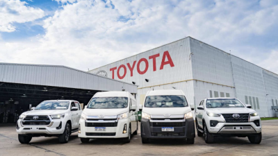 Toyota mueve el tablero: ahora acepta dólares y se prepara para ofrecer cuotas