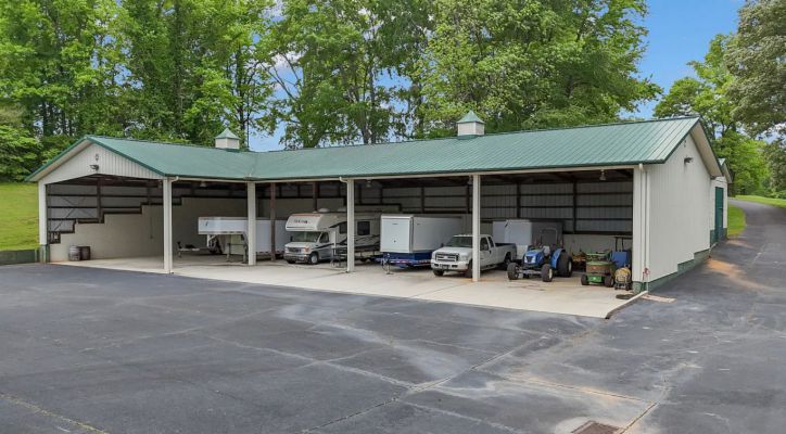 Luxury Georgia Estate boasts private go-kart track