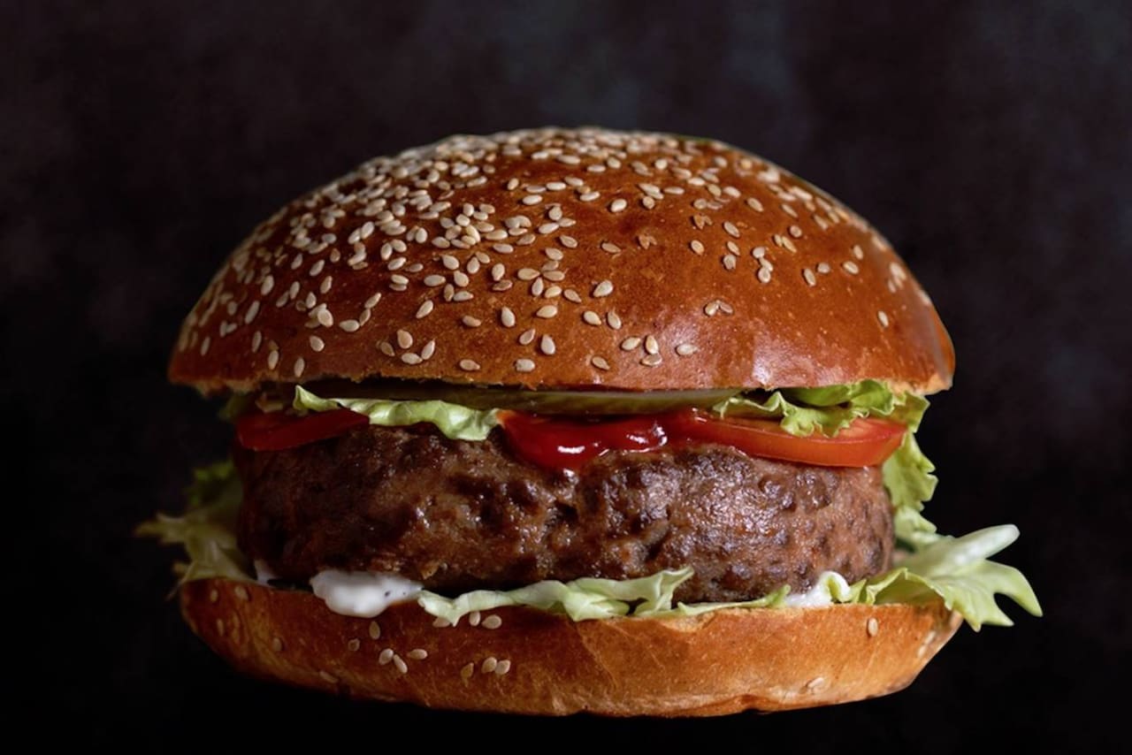 Lab-Grown Burger: Should It be served in restaurants?