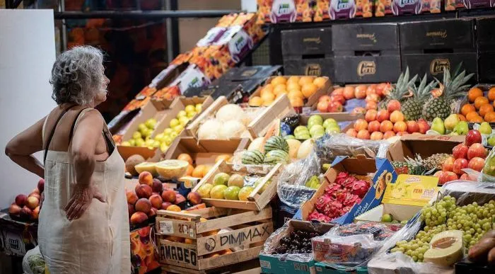  Alimentos y bebidas no alcohólicas, el rubro de mayor incidencia, subió 1,9%, por debajo del nivel general.